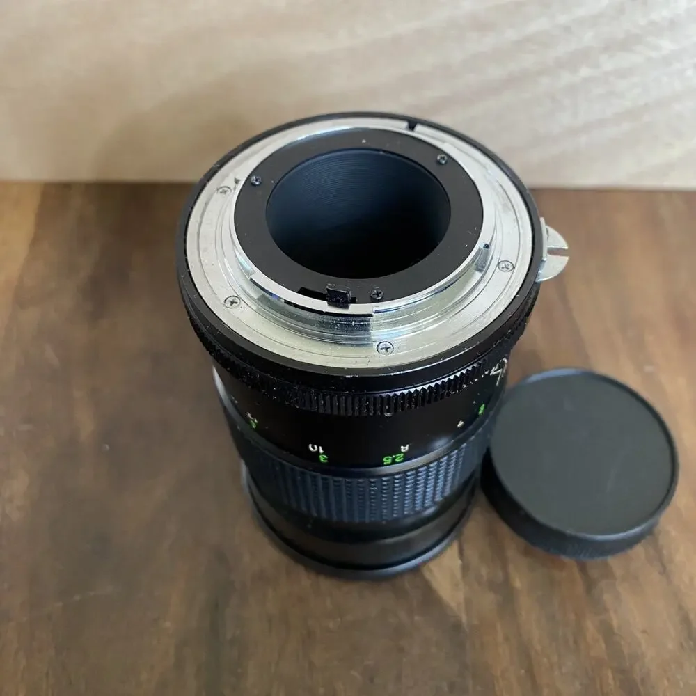 Vivitar 135mm f/2.8 Auto Telephoto Lens M/SR Japan 55mm w/ Hood Vintage